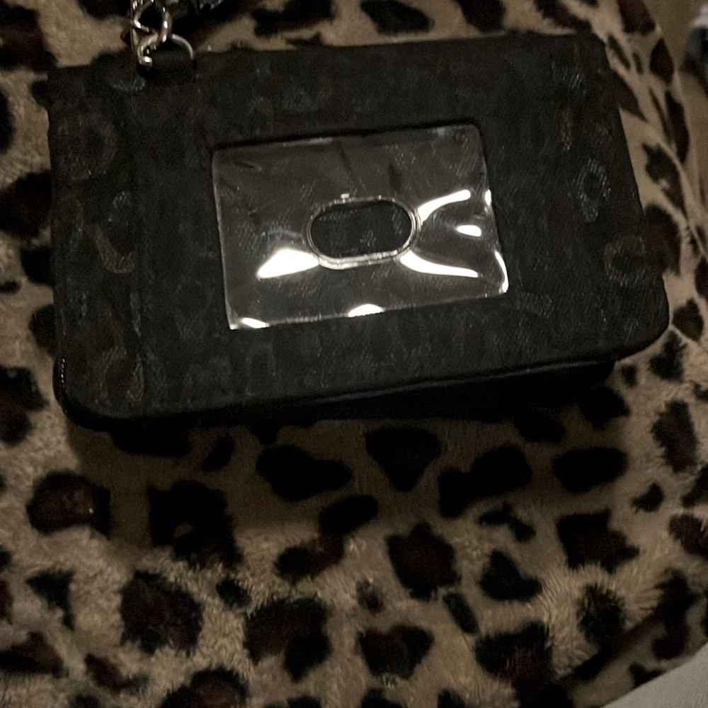Thirty one black wrist wallet